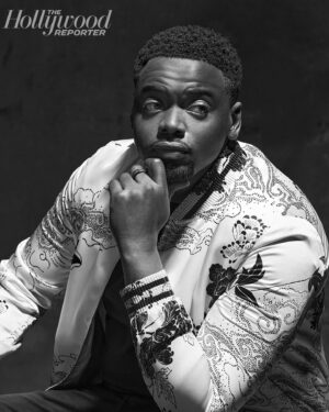 Daniel Kaluuya Instagram - The Move.

Appreciate ya @hollywoodreporter 

Photographer: @obidinzeribe
Set Designer: @charlotte_props
Stylist: @jasonrembert
Barber: @iamtrelljones
Groomer: @jessicasmalls
Location: @quixotestudios