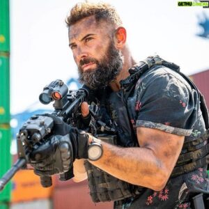 Daniel MacPherson Instagram - Some days I just REALLY miss my beard 🧔‍♂️😔🤣