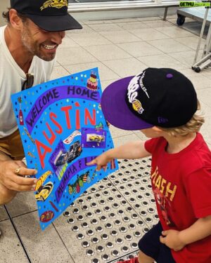 Daniel MacPherson Instagram - Worth a spot on the grid! 😂 

I got back from Brisbane a few days ahead of Austin and was set to pick him up from the airport in Sydney. I asked if he wanted me to come into the airport? Yes! Did be want me to make him a sign? He said YES! 

A day or two later I’d almost forgotten about it until I forgot a video message from him saying “I hope you’ve been craftin’ Dadda! Don’t forget my sign!”

Well, a Sunday afternoon trip to the newsagent and a bit of creativity.. and we had ourselves a sign! 

He was stoked! I was stoked! Reunion complete 🙏🏼❤️✅🙌🏼