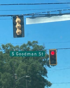 Daniel Moncada Instagram - 2 week withdrawal has me seeing Saul Goodman everywhere I go. 
#BetterCallSaul 🥺
#BreakingBad