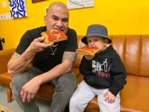 Daniel Moncada Instagram - Breaking bread with the GOAT 🐐
@hasbulla.hushetskiy 

#BreakingBad #BetterCallSaul #SalamancaTwins