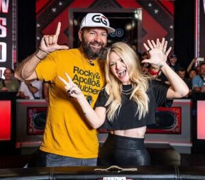 Daniel Negreanu Instagram - WOW, what a night! @dnegspoker finally got that 7th bracelet we all knew was coming. The 50k PPC is THE EVENT he wanted to win and he did it.

I saw a lot of people tear up last night and it just proves how many people are true fans. Core memory, right here. 🥺

I love you. ❤️ 

📸: @enriquemphoto 
@pokergo 
@wsop 
@ggpoker