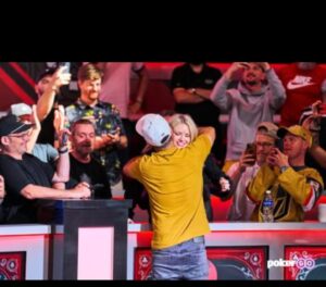 Daniel Negreanu Instagram - WOW, what a night! @dnegspoker finally got that 7th bracelet we all knew was coming. The 50k PPC is THE EVENT he wanted to win and he did it.

I saw a lot of people tear up last night and it just proves how many people are true fans. Core memory, right here. 🥺

I love you. ❤️ 

📸: @enriquemphoto 
@pokergo 
@wsop 
@ggpoker