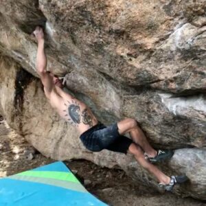 Daniel Woods Instagram - Climb, party, n bullshit

Vid 1: Rolls Royce 8B FA
Vid 2: Hazel Grace 8B 