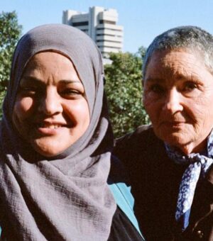 Daniella Rabbani Instagram - 🫂🫂I woke up to a text from Layla Alshekh, the bereaved Palestinian mother I met through @telavivinstitute this April. First, I was relieved to know she is alive. (I share about her and @theparentscircle on Mom Curious and will link in stories today). She is asking to spread the word about a vigil that bereaved Palestinian and Israel families are holding Sunday, October 15th at 11:00 AM EDT (4:00 PM in London; 6:00 PM in Jerusalem). It is important to grieve and process this collective trauma together. All. I hope to see you there. Swipe to see Layla and her Israeli counterpart @theparentscircle. We are sisters. 🫂🫂
.

https://parentscirclefriends.org/vigil/

.
#grievingmother #grief #vigil #grieving #israel #israelpalestine #palestine #hamas #peace