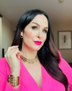 Actress Danielle Bisutti HD Instagram Photos and Wallpapers September 2023