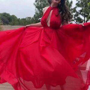 Danielle Bisutti Instagram - Still reeling from yesterday’s cover photoshoot with @runwaytv ❣️It was a day where more than a couple dreams came true… Thanks to #Runway @icon_pr & @miss_amberrain for helping to make this red petaled girlie superhero twirl a reality. 🌺 ❤️ #runwaymagazine #runwaytv #magazine #photoshoot #editorial