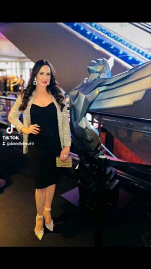 Danielle Bisutti Instagram - This Freya Friday is all about GRATITUDE! 

SIX WINS at The Game Awards for God of War Ragnarök from Santa Monica Studios.
NINE YEARS playing Freya in the God of War video-game legacy creating the most powerfully transformative and immersive story with these extraordinarily talented and kind human beings.
ONE QUEEN who loves being a nerd cause it's too much work to be a "cool kid."

#FreyaFriday #Gratitude #GodofWarRagnarok #TheGameAwards #SantaMonicaStudios #Sony #Playstation #Legacy #Freya #TeamFreya #Nerd #Queen #DanielleBisutti 

Lipstick #RubyWoo #MACcosmetics 
Outfit #ExpressClothing