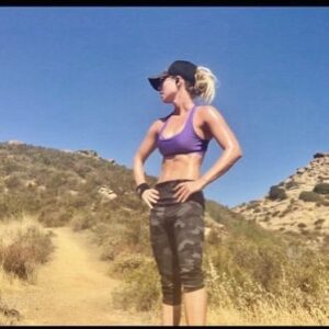 Danielle C. Ryan Instagram - SUNday workout ✨🌞

•••

Could go for a polar plunge right about now 🔥😅