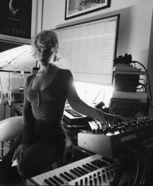 Danielle 'Danz' Johnson Instagram - posted this on @synth_history but I guess I’ll post it on my main too ~