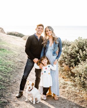 Danielle Demski Instagram - Popping belly buttons instead of champagne bottles this year!🍾🤰💞👶
.
We’ve been keeping some news close to our hearts for the last few months and now we are beyond excited to share with everyone that we’ll be adding a new addition to our family in the new year! 2020 is going to be big for us! Ashlyn’s looking forward to becoming a big sister while mom and dad are trying to enjoy the calm before the...Baby😉
.
.
#knockedup #babynumber2 #pregnant #bumpday #family #love #momlife #newyears2020