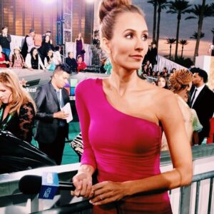 Danielle Demski Instagram - This is my “waiting to get back to work” face... #Patient #Poised #SlightlyPissed🤷‍♀️😂 
.
This pandemic has made me realize just how much I love what I do for a living. I miss being on set, working on new projects, being creative, and forming close relationships with my cast and crew. Slowly things are opening up again, and I know it’s important to do it in a safe way, but I’m SO ready to get back to it! Who else is missing their work right now??🙋‍♀️🎬🎤❤️
.
Recently I did an interview about this crazy time in entertainment and how I’m balancing work and family. Take a listen https://youtu.be/mpiEoEW9Kik
.
.
.
.
.
.
#tbt #workingmama #tvhost #actor #setlife #lovemyjob #behindthescenes #redcarpet #hollywood #fuckcovid19
