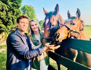 Danielle Demski Instagram - Not to brag but we met some famous race horses while on set in Kentucky with @toyota 😉🐎🎬
Perks of the job…needless to say they stole the show!! #TheBrangelinaOfHorses
.
.
.
.
#racehorses #tvcommercial #kentucky #husbandandwife #toyotaroadtrip #actor #toyota #setlife #letsgoplaces #workhubby #roadtrip #behidthescenes #bts #coupleswhoworktogether #usaroadtrip #danielleandethan
