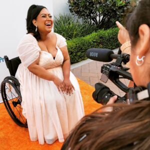 Danielle Perez Instagram - it’s giving Glinda 🌈✨💕

I had an incredible time presenting at the @disabilityfilmchallenge Awards Ceremony at @sonypictures 🏆 it was an honor to be surrounded by so much disabled talent. Thank you @nicnovicki for all the work that you do to create opportunities and jobs for us. I love being part of the disabled community and am thankful for this night to celebrate all that we have to offer the entertainment industry 💗

✨ styling @meaghanpoconnor @fashion_finds @patcrowley 
👗 @eloquii