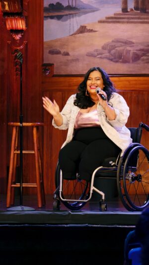 Danielle Perez Instagram - tfw the mimosas hit 🍳🧇🥂💕✨

I had the best time performing at @lodgeroom for my @ccstandup taping 💗

Enjoy this taste from @comedycentral & watch my full set
🔗 in bio

🧥 @target 
👙 @eloquii 
👖 @torrid 

📸 @safflarestills
