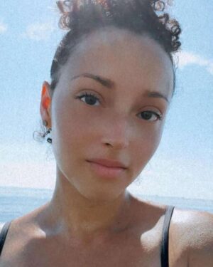 Danielle Vega Instagram - :: Beach Days ❤ One day this guy will actually Want to get in the water...🙈
•
•
•
•
•
•
•
•
•
•
#DanielleVega #Mama #Beach #Beach Day #Florida #WarmSun #NoMakeup #MomAndSon