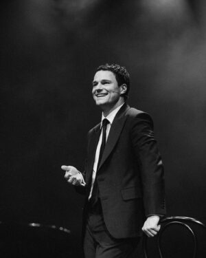 Danila Kozlovsky Instagram - Спасибо Лимассол! За невероятный прием, который превзошел самые смелые ожидания! Были смех, слезы, тишина и пение хором. Это было круто! FRANK вышел на большую сцену. Спасибо @miss.airr за поддержку и организацию. С Вами не страшно первый раз выходить к зрителю!) До встречи в Берлине 3-го марта, на легендарной сцене Theater am Potsdamer Platz! P.S. Ссылка на билеты в шапке профиля.