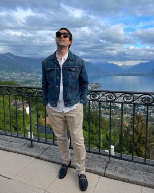 Danila Kozlovsky Instagram - ЖЕНЕВА! ЦЮРИХ! ЕРЕВАН! Это было эпически феерично!)) Спасибо за то, что в каждом из этих городов, вы были на распашку и бесконечно щедрыми на эмоции, смех, содержательные паузы и понимание. Этот тур в моем сердце🖤🙌 Сейчас небольшая пауза, а затем едем дальше и на очереди АЛМАТЫ 12 июня и затем, ТБИЛИСИ 14 и 15 июня. Жду не дождусь новых встреч! #frank