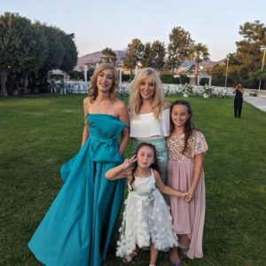 Danny Giannakopoulou Instagram - Oι αγαπημένοι μου! 
(Κάποιοι λείπουν!)
.
.
#wedding #weddingtime #lovestory #spiroseiriniwedding #family #creatingmemories
@pharmastreet 
@stefanoskourou