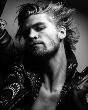 Danny Griffin Instagram - Am I dreaming? 
An Absolute pleasure to shoot with you @damon_baker 🤍🖤