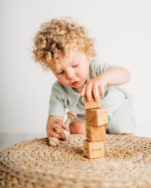 Danny Miller Instagram - So we went to @mumandme_app event last week to get all our final bits for baby number 2’s arrival and found Albert had taken himself off to the next stall just for a quick photoshoot - swipe for video 😂😂

This is what he got up to when he wandered off alone! Thanks @chaptertwophotography for accommodating him and for the wonderful photos!
