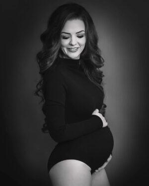Danny Miller Instagram - We can’t wait for another best friend. 

Super excited to become a family of 4.

Pictures : @thenewbornemporium