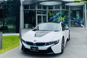 Dante Carver Instagram - おめでとうございます🎉！！

BMW Japanが会社設立40周年記念

•大切なものとの素敵な写真をプロのフォトグラファーに撮ってもらえる「Memorial Photo Studio」に行ってきた

・この「Memorial Photo Studio」17、18日（来週末）実施している

•BMW の40thイベントは
7月25日まで開催してます。

・BMWのEV（電動車）／PHEV（ハイブリッド車）に試乗すると、走った分（1kmにつき100円）を、坂本龍一さんが代表を務めている自然環境森林保全団体
「more trees」にチャリティー寄付されます。

#世界はたいせつなものであふれている
#Gobeyond40th
