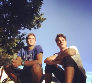 Dany Martins Instagram - Feliz cumple @michaelronda Siempre con buena onda, siempre de buen humor, siempre contento, siempre haciendo bromas y siempre, pero siempre, mirando al mas allá! (Foto) jejeje Muchas felicidades amiguito!!! #amigos #cumpleMichael PD: Quiero hacer ese viaje largo en moto del que hablamos! 🏍 #SoyLuna
