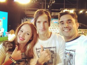 Dany Martins Instagram - Un año más en #unsolparaloschicos con @caritoiba e #IvanDePineda Sigan donando! Hay que superar el récord del año pasado! @unicefargentina @eltrecetv #Unsol #dona #canal13 #Compromiso #Disney
