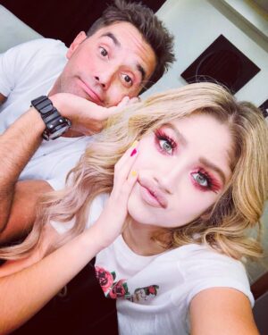Dany Martins Instagram - Feliz cumple amiga @karolsevillaofc !!!!!!
A seguir brillando como lo haces hasta el día de hoy! Más que nunca podemos decir! CANTALEEEEEEEEEEEE EL HAPPYYYYYYYYY CANTALEEEEEEEE EL HAPPY!!!!!!!!!! Jejeje