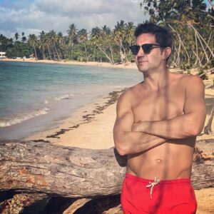 Dany Martins Instagram - -Dany, no te hagas el modelo, ok? -Quien yo? -Naaaaaaaaaaa 
Siempre digo que los sueños se hacen realidad, y siempre sueño con el mar, con la arena, con el calor y estar en una playa paradisíaca! 
Si lo soñas, lo podes lograr! 
#BahiaPrincipeTours #BahiaPrincipeHotels #BahiaPrincipeMoments #GrandBahiaPrincipeElPortillo #FamilyAndFriendsExperience @bahiaprincipe