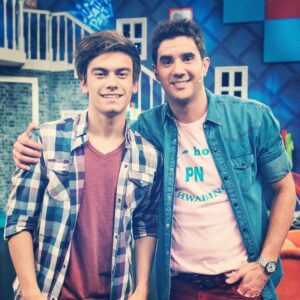 Dany Martins Instagram - Ah pero mira quien cumplió años!!! Jeje Feliz cumple @agusbernasconi07 Talento, magia pero por sobre todas las cosas, una gran persona que la descose en el escenario! Que hayas tenido lindo día crack! #soyluna #cumple 👏👏👏