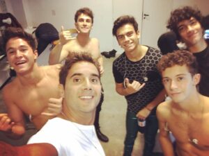Dany Martins Instagram - Listos pasa salir al escenario en #Tecnopolis con #soylunaenconcierto con @michaelronda @agusbernasconi07 @ruggeropasquarelli @gasvietto6 y @jorgelopez_as A romperla!!!