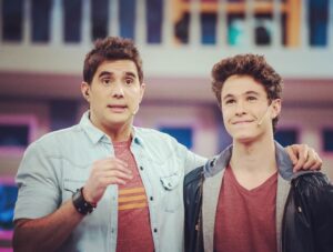 Dany Martins Instagram - Te avisan que este sábado nos visita @michaelronda en #pijamaparty y vos tipo! Este sábado 17 Hs Arg! Por @disneychannel_la #SoyLuna #DisneyChannel #michaelronda Lo vas a ver?