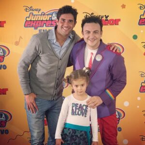 Dany Martins Instagram - Es tan lindo verte @diegotopaok Sos el 1...! Verte a vos, a tu familia acompañándote desde el 1er día, a tus compañeros, a la gente con una sonrisa en la cara! Eso generas, arriba y abajo del escenario! Y lo mejor de todo, que mi sobrina Delfi te adora! Te quiero! Siempre! #disneyjuniorlive #Amigos #Delfi