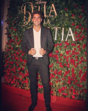 Dany Martins Instagram - Presentación de #LaBellaYLaBestia 
#BellezaInterior 
#soyprincesasiendoyo Look Pantalón @bydeepoficial