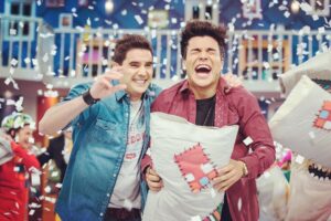 Dany Martins Instagram - Tiren tiren papelitos!!! Porque el próximo invitado de #PijamaParty es @sebas Sábado 17 Hs Arg! Por @disneychannel_la No te lo pierdas!!! #Amigos #disneychannel #Sebas #sabado CAPÍTULOS ESTRENOS!!!