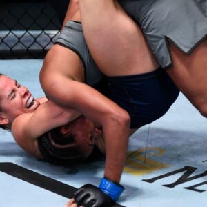 Danyelle Wolf Instagram - My face when someone asks me if I know how to do a flying guillotine choke.... 1.5 minute later of me trying to finish the guillotine choke in my fight.... “um nope, But I saw it on tv once.“ 😂😂😂 #atleastitried 😂😂😂 #ufc