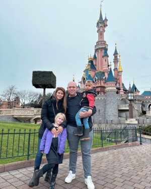 Daphne van Gerwen Instagram - Disneyland Paris 🎠