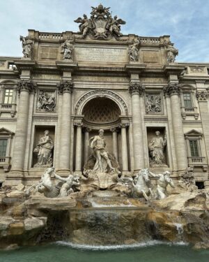 Daphne van Gerwen Instagram - Rome wat ben je mooi😍 ik kom zeker nog een keer terug!  @mvg180 
.
.
.
.
.
#rome #italy #romeitaly #city #citytrip #beautiful #beautifulcity #seeyouagain #seeyousoon #together #❤️