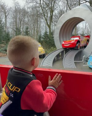 Daphne van Gerwen Instagram - Wat een super leuk weekend hebben wij weer gehad in Disneyland Paris 🇫🇷 @mvg180 @daniellehulters_ @hultersdanny