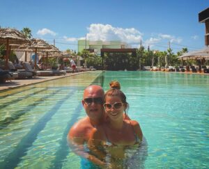 Daphne van Gerwen Instagram - Samen paar dagen lekker genieten #ibiza ☀️ @mvg180 
.
.
.
.
.
.
#vakantie #genieten #zon #zee #strand #zwembad #oku #ibiza #okuibiza #spanje  #foto #samen #lekkerweertje