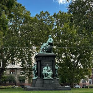 Daphne van Gerwen Instagram - Budapest wat ben je mooi #citytrip