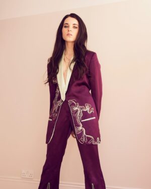 Darci Shaw Instagram - an ode to the purple suit 🍇 

for @darkusmagazine !

photography - @andrewedgecumbe 
makeup - @makeupbydefre 
styling - @mlondon_styling 
hair - @hairbybrendan 
@ddapersonalpublicity 

thank you ! xx