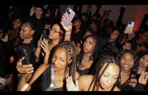 Daria Johns Instagram - What Rod Wave say? 🎂✨ 
•
•
#birthday #daria #dariajohns #birthdaygirl #birthdaybehavior #birthdayparty #sagittarius #capricorn #explore #explorepage #blackgirl #allblack #allblackaffair