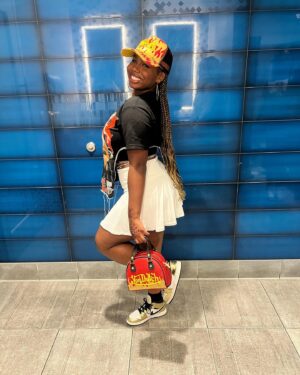 Daria Johns Instagram - Top Golf… Top This💥
•
•
#daria #dariajohns #pictures #vondutch #byanymeans #outfit #topgolf #explore #explorepage #jordans #blackgirl