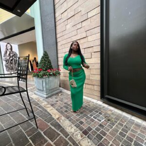 Daria Johns Instagram - The Real Her - Drake 💋 
•
•
#daria #dariajohns #drake #blackgirl #green #explorepage #explore
