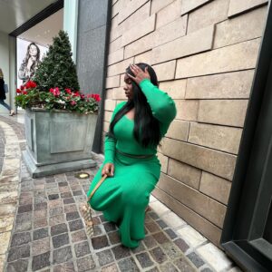 Daria Johns Instagram - The Real Her - Drake 💋 
•
•
#daria #dariajohns #drake #blackgirl #green #explorepage #explore