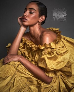 Dariam Coco Instagram - @harpersbazaares dedica su número de enero al cine y estoy muy feliz de haber participado de la mano de @diorbeauty , cuidándome tanto como siempre💕

Gracias al equipazo;
@rociorramos 
@hrhdiegogrimaldi 
@kleykafe 💘
@cramtalent 🖤