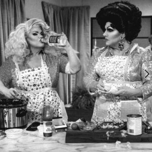 Darienne Lake Instagram - Happy Birthday to @mrskashadavis. A friend whose passion and drive is contagious. She reminds us all that there’s always time for kindness. We’re lucky to be on this Earth at the same time with her. Listen to her new podcast #Auntie, buy a @cameo, a ticket to @rocdragmetobrunch, or some merchandise. This picture is a still from the most hilarious episode of Drag Me To Dinner on @hulu.
